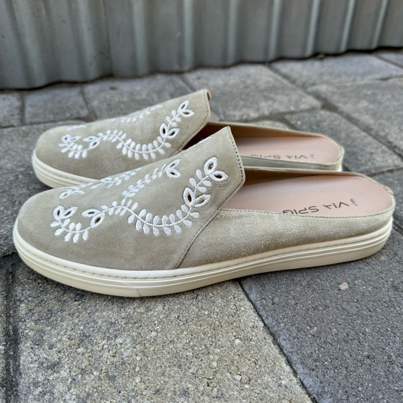 Via Spiga Leaf Vine Embroidered Suede Slip On Mule Sneakers - Picture 2 of 7